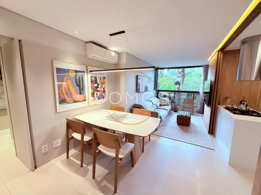 Sofisticação, reforma de alto padrão e vista livre no Noroeste.Apartamento no In...