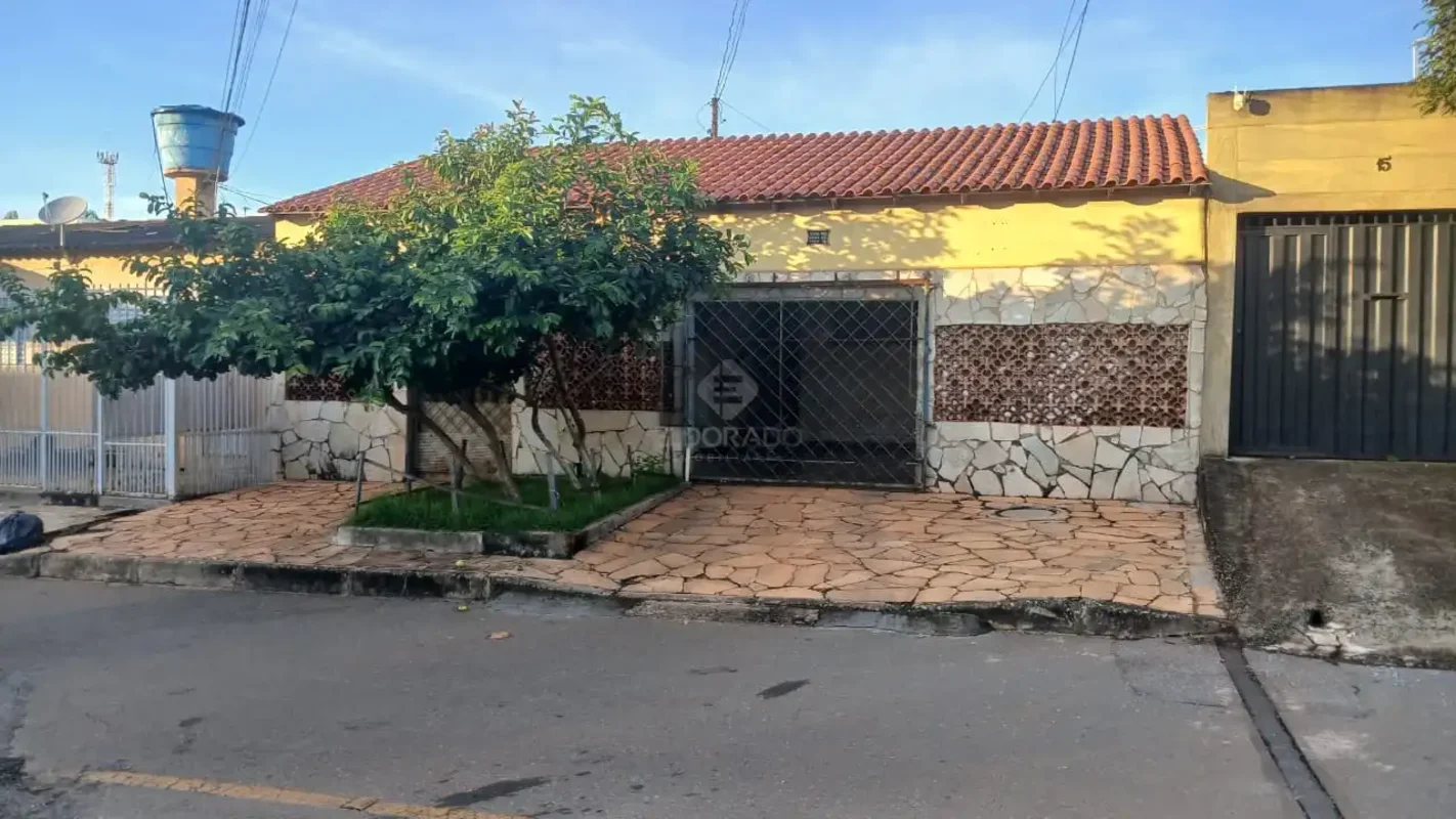  Excelente Casa Térrea à Venda!Casa térrea com aproximadamente 100m² de área con...