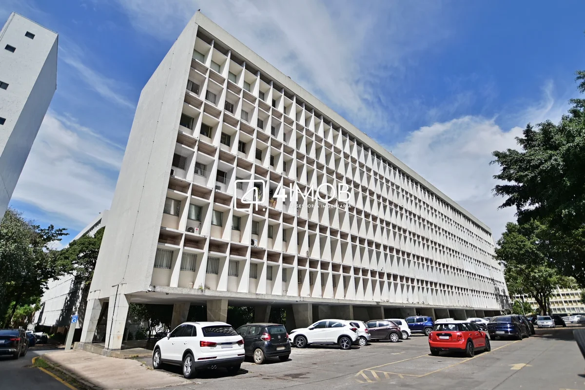 Localizado em uma das quadras mais tradicionais e desejadas de Brasília, o imóve...