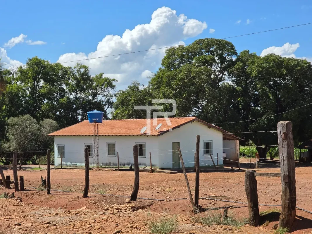 FAZENDA EM PARAÚNA - GO24 alqueires12 alqueires com producao de soja e milho há ...
