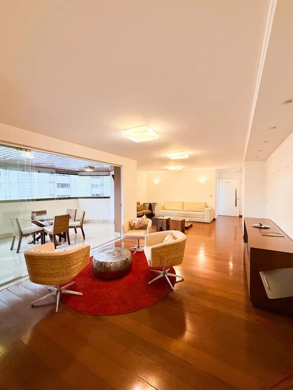 Descubra um apartamento exclusivo na Rua C 235, no SETOR NOVA SUICA, Goiânia, um...