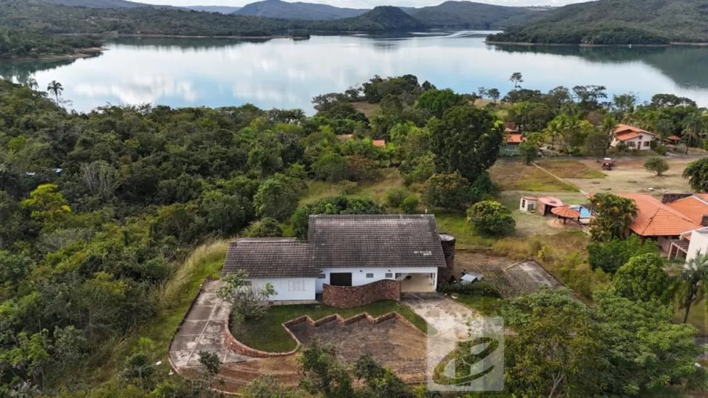 Chácara em condomínio - Caldas Novas/GOCód. 943Às margens do Lago CorumbáTerreno...