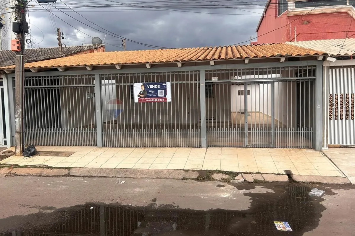 Descubra a casa dos seus sonhos no coração do Gama! Esta encantadora residência ...
