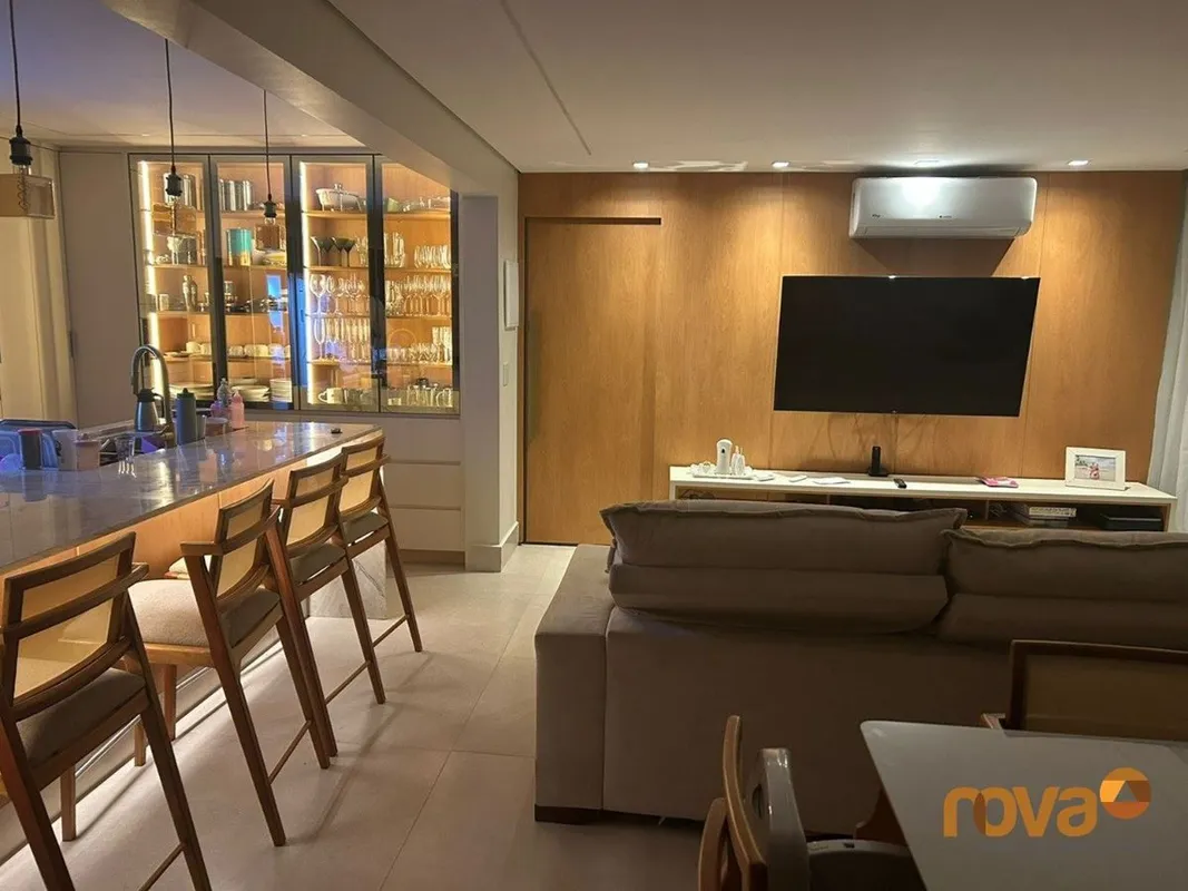 Apartamento com 3 quartos 1 suites no Setor Sul, Andar alto, Nascente, Sala para...