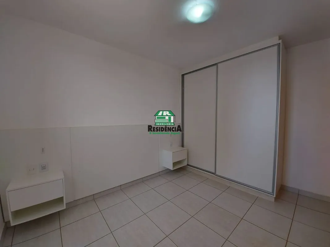 Apartamento contendo: 02 quartos com armários planejados, sendo 01 banheiro reve...