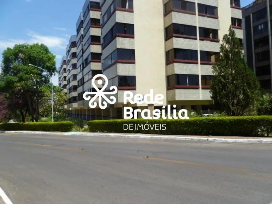 Reformado, sala com varanda incorporada, fechada em blindexcortinas, ar condicio...
