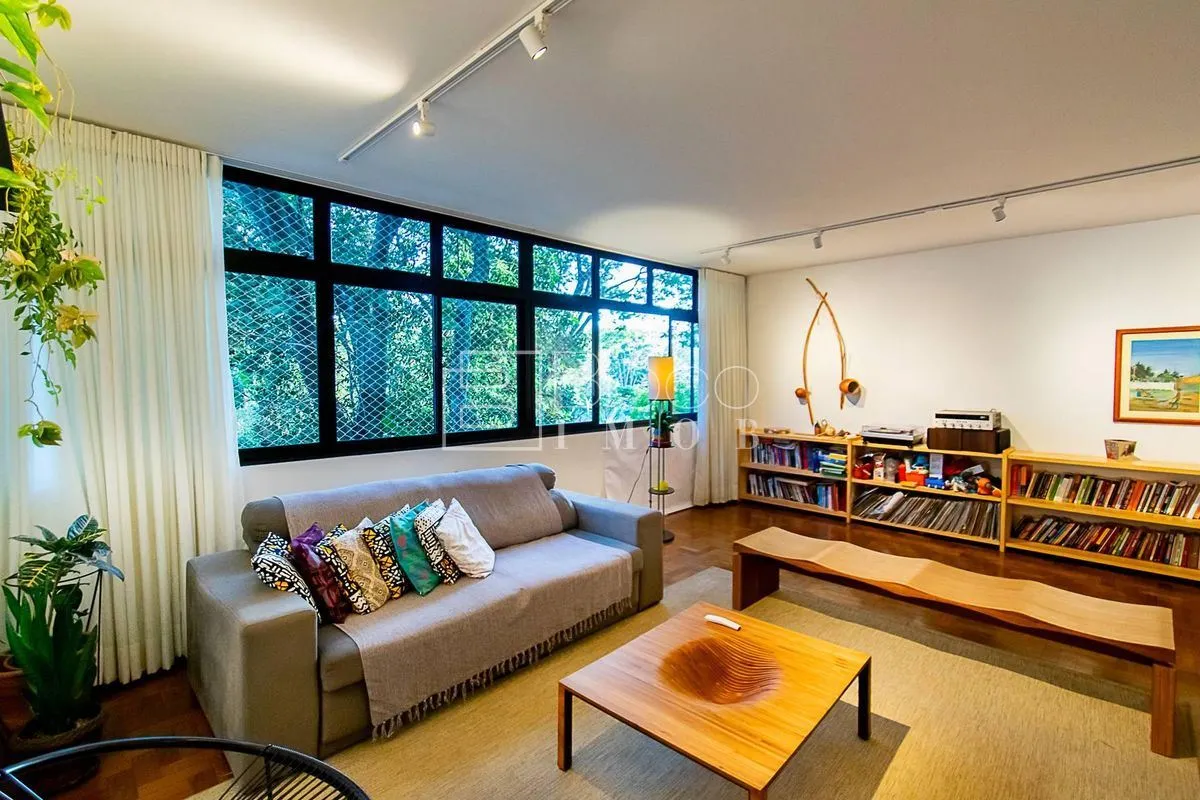 Apartamento acolhedor, bem iluminado e com uma atmosfera elegante na 112 Sul. O ...