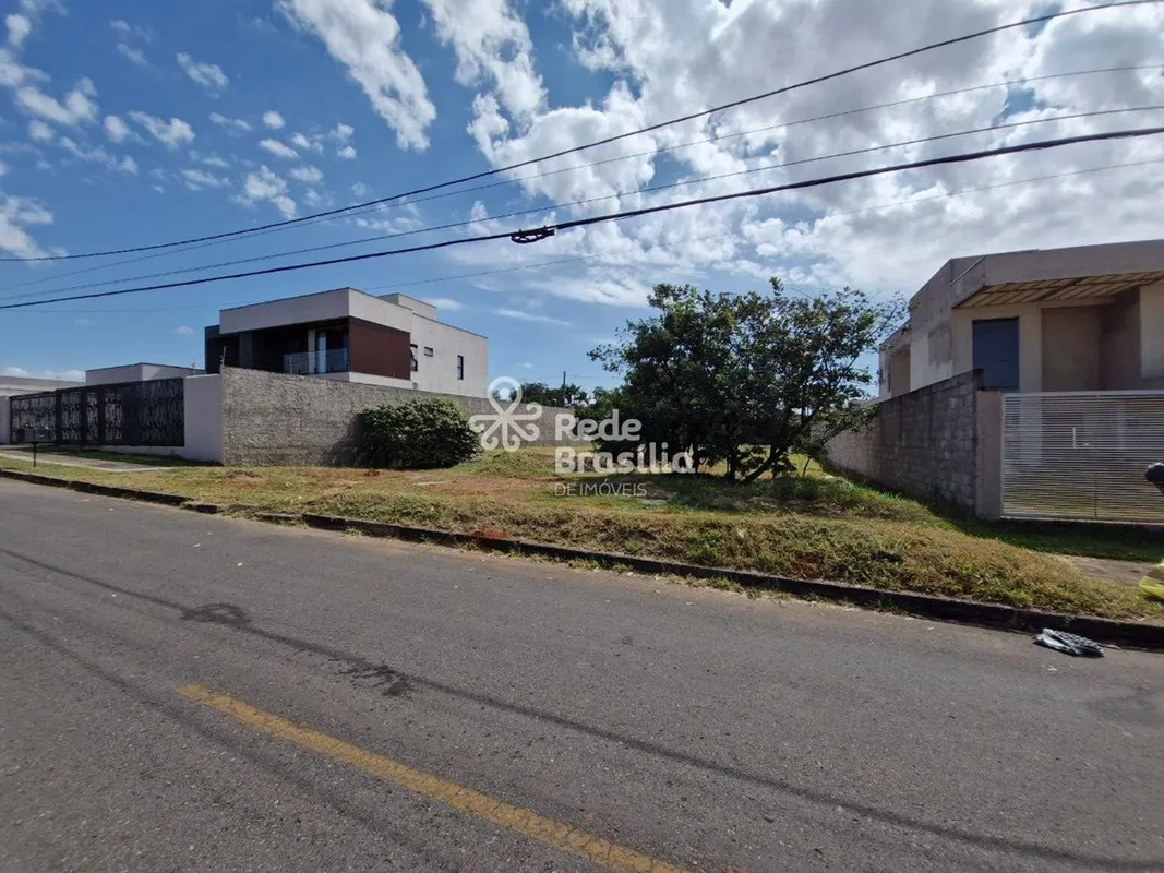 Jardim Botânico IIIFinanciamento: simPermuta: nãoPosição solar: perpendicularTer...