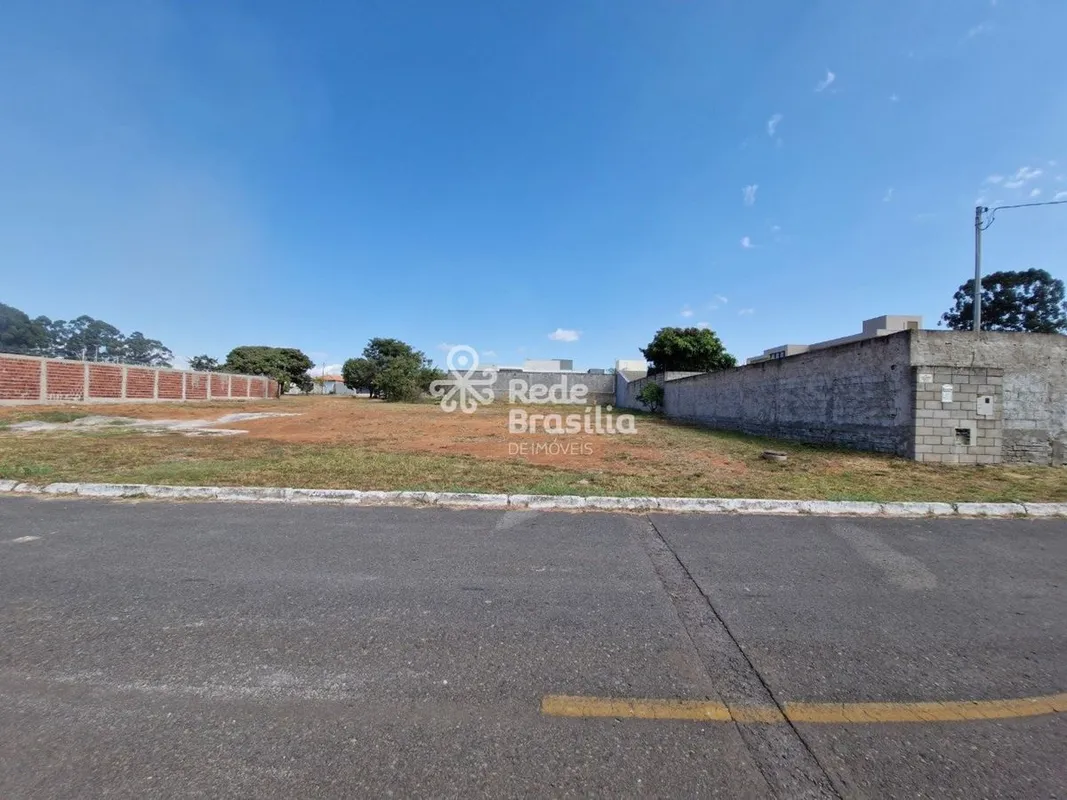 Jardim Botânico III Financiamento: simPermuta: nãoPosição solar: nascenteTerreno...