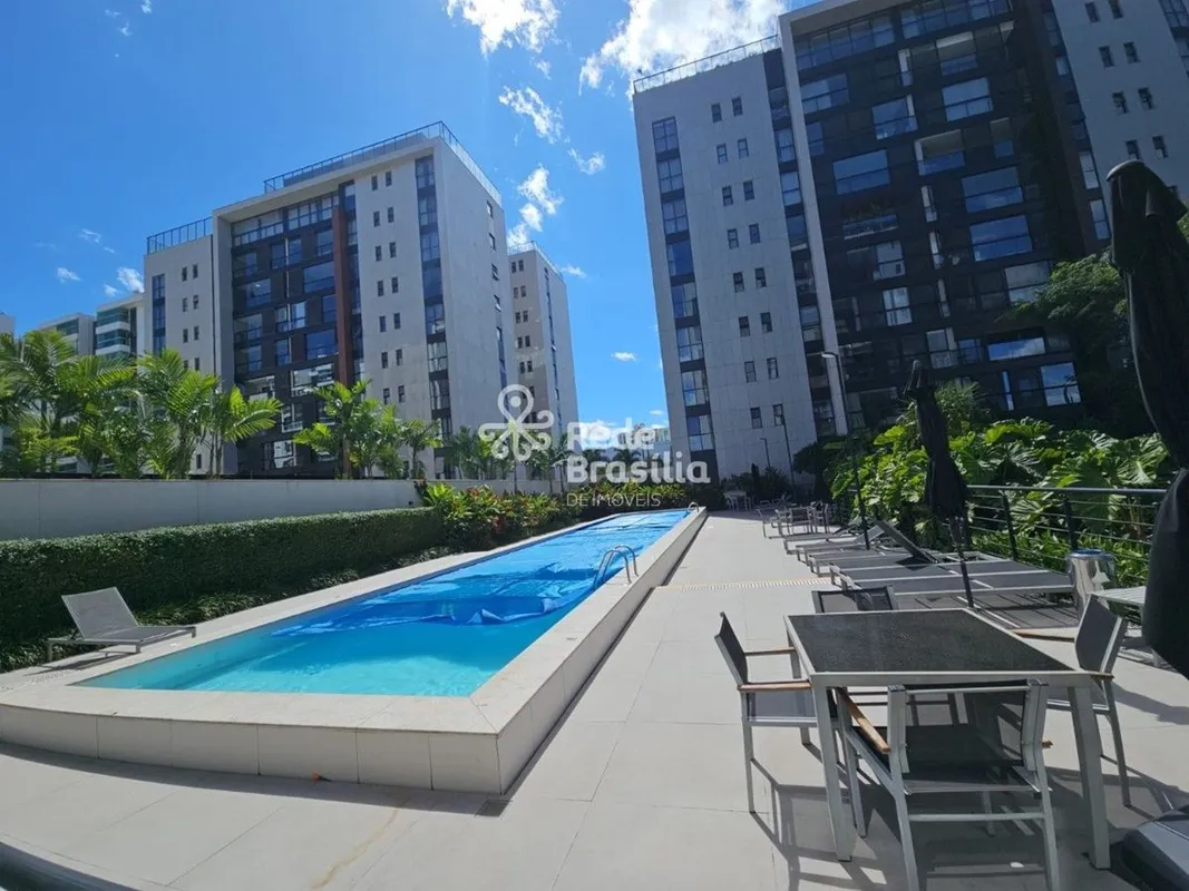 Um apartamento praticamente mobiliado, pensado para quem busca espaço, privacida...