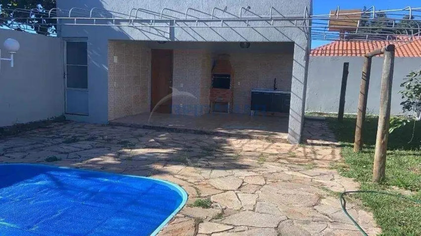 Esta residência de alto padrão no Condomínio Residencial Vale das Palmeiras é o ...