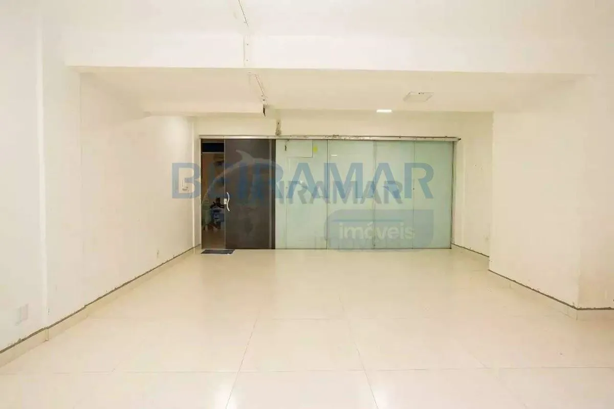 LOJA COMERCIAL PARA VENDA - 45m² | EDIFÍCIO HORN Em frente à Feira do Produtor -...
