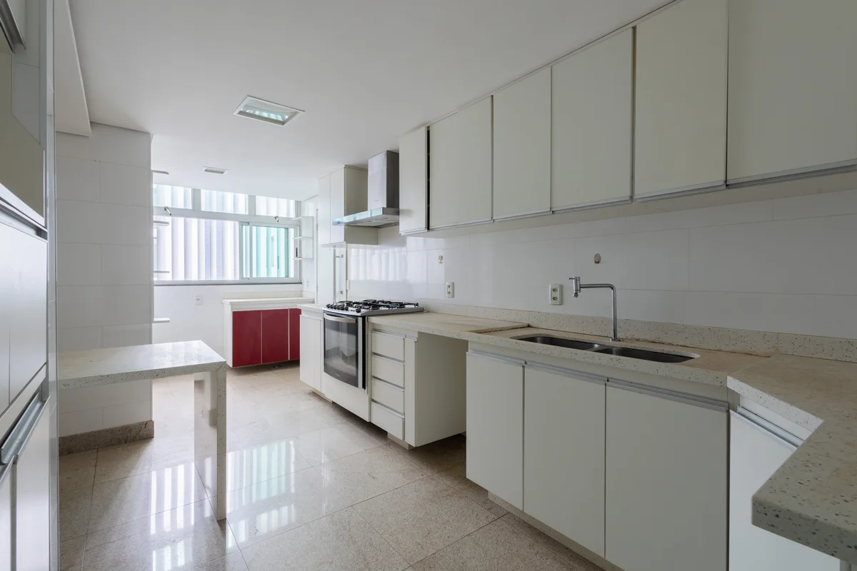 Apartamento reformado à venda na SQN 202, em uma das localizações mais estratégi...