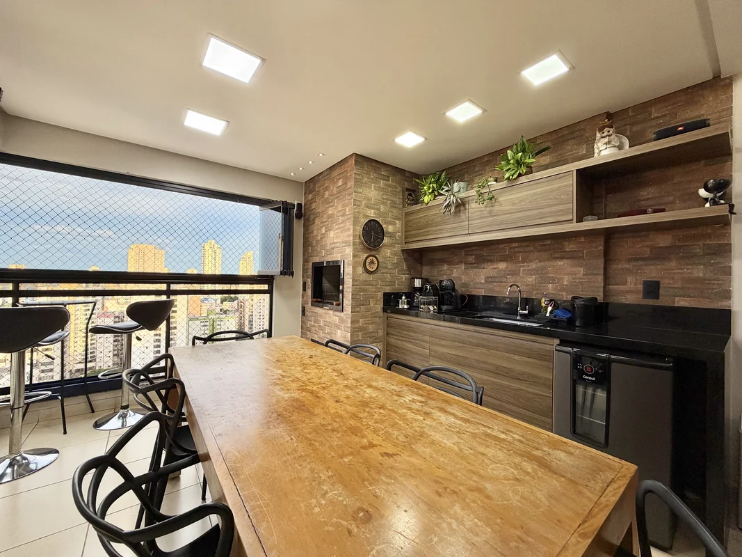 À venda no Setor BuenoAbaixo da Avenida T-7Apartamento MOBILIADO com 104m² de ár...