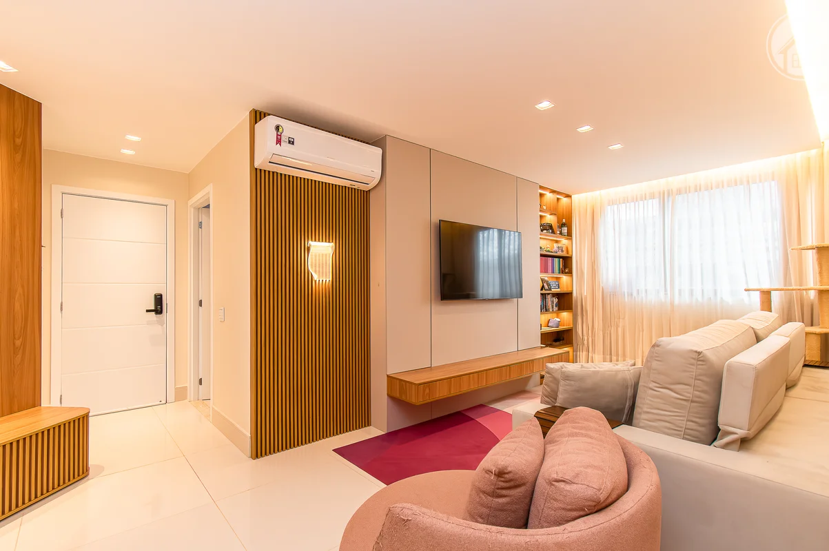 Quer morar no coração do Noroeste, em um amplo e confortável apartamento que une...