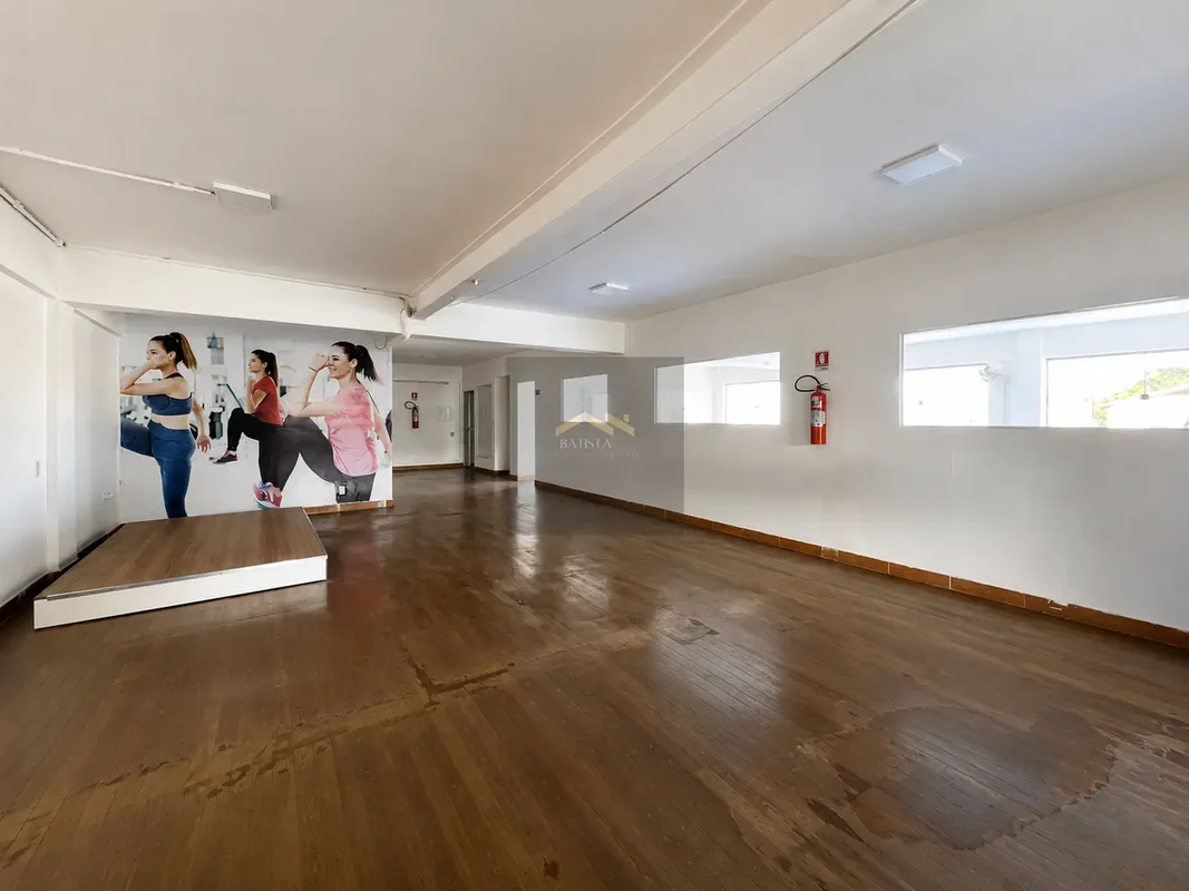 Batista Soluções Imobiliárias vende excelente academia na QNL 11, em Taguatinga....