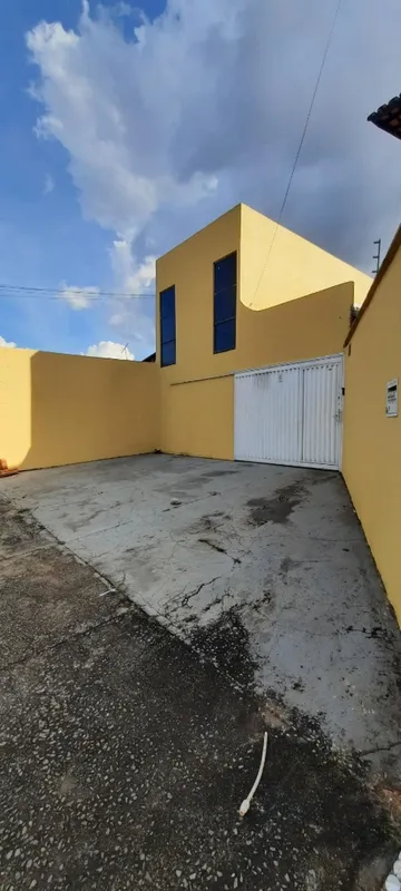 Sobrado estilo loft com aproximadamente 60 m², ideal para fins comerciais ou res...