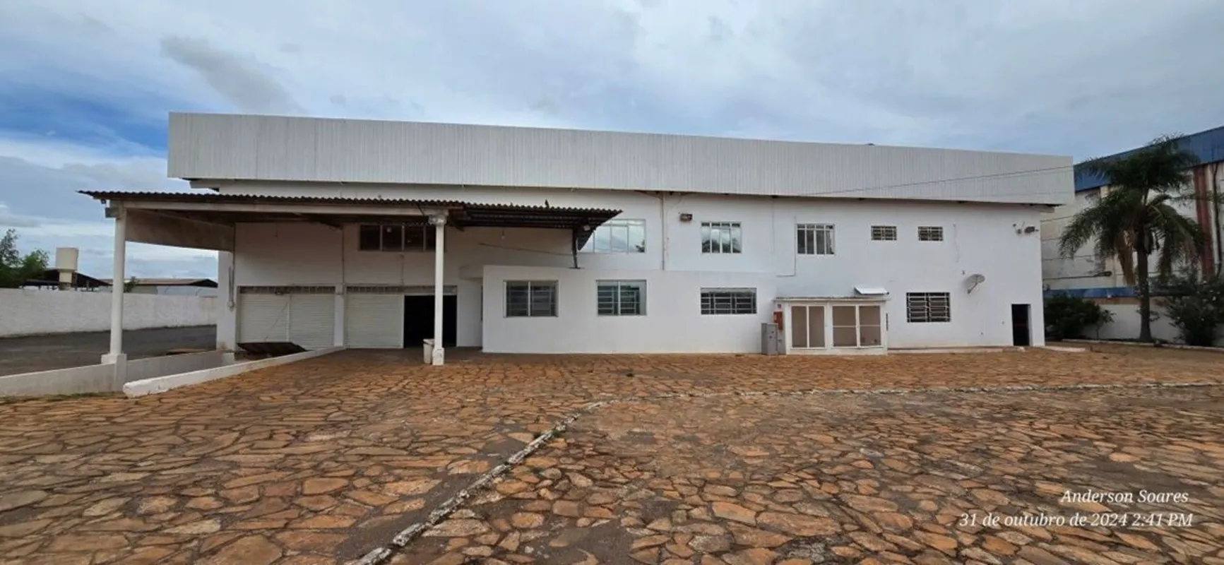 Localização no Setor de Materiais de Construção, CeilândiaAmplo espaço com acess...