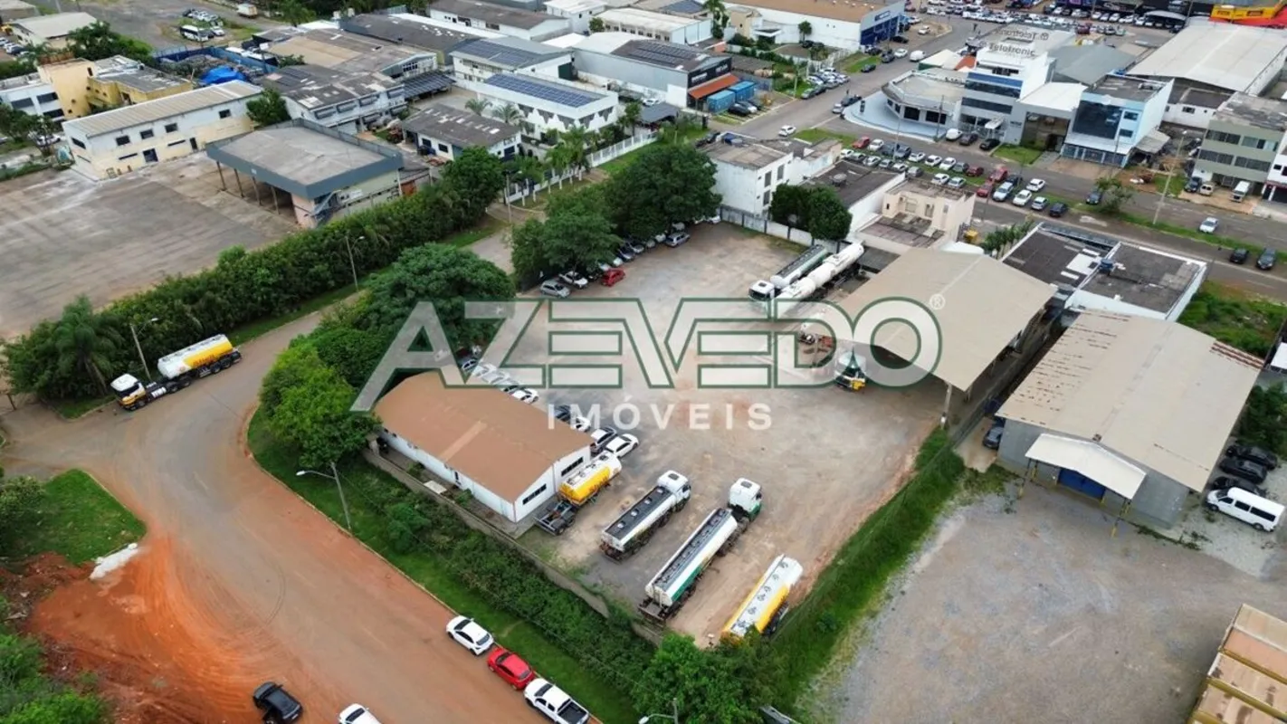 Área Total: 3.800m² Área do Galpão: 500m² Área Administrativa: 350m²Excelente op...