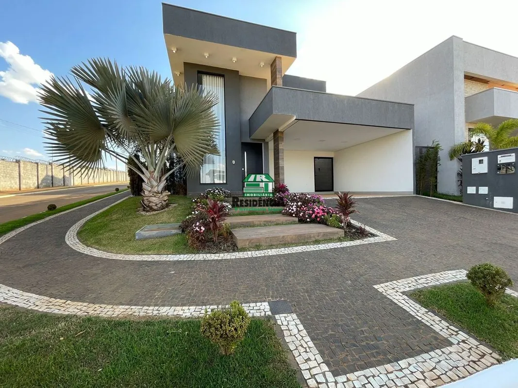 Casa térrea contendo:- 3 suítes,- Todos ambientes com armários planejados, - Sal...