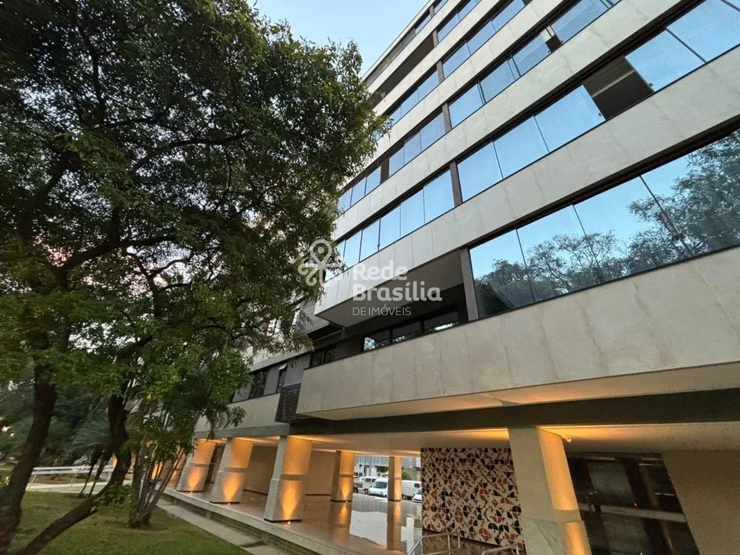 Apartamento belíssimo, espaçoso e extremamente confortável, localizado em andar ...