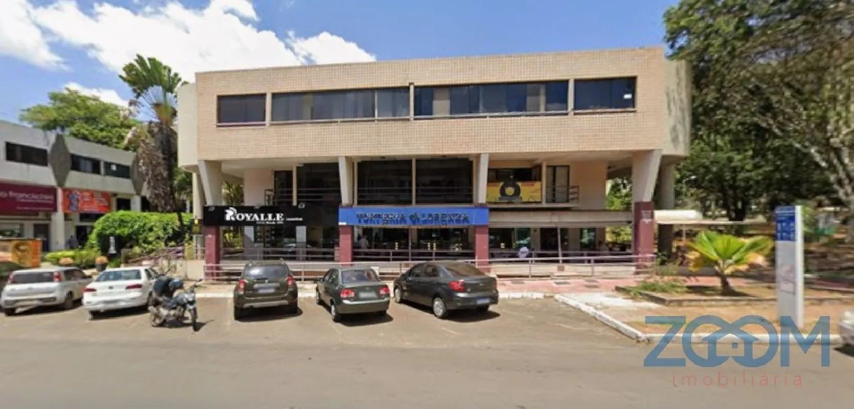 More em um apartamento muito bem localizado na CLN 115 Bloco D, próximo a divers...