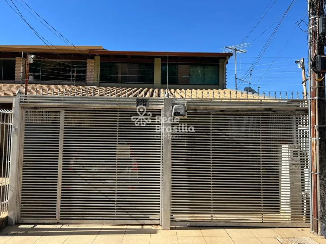 CASA MODERNA COM 3 QUARTOS, CONFORTO, FUNCIONALIDADE E DESIGN DIFERENCIADO!Apres...