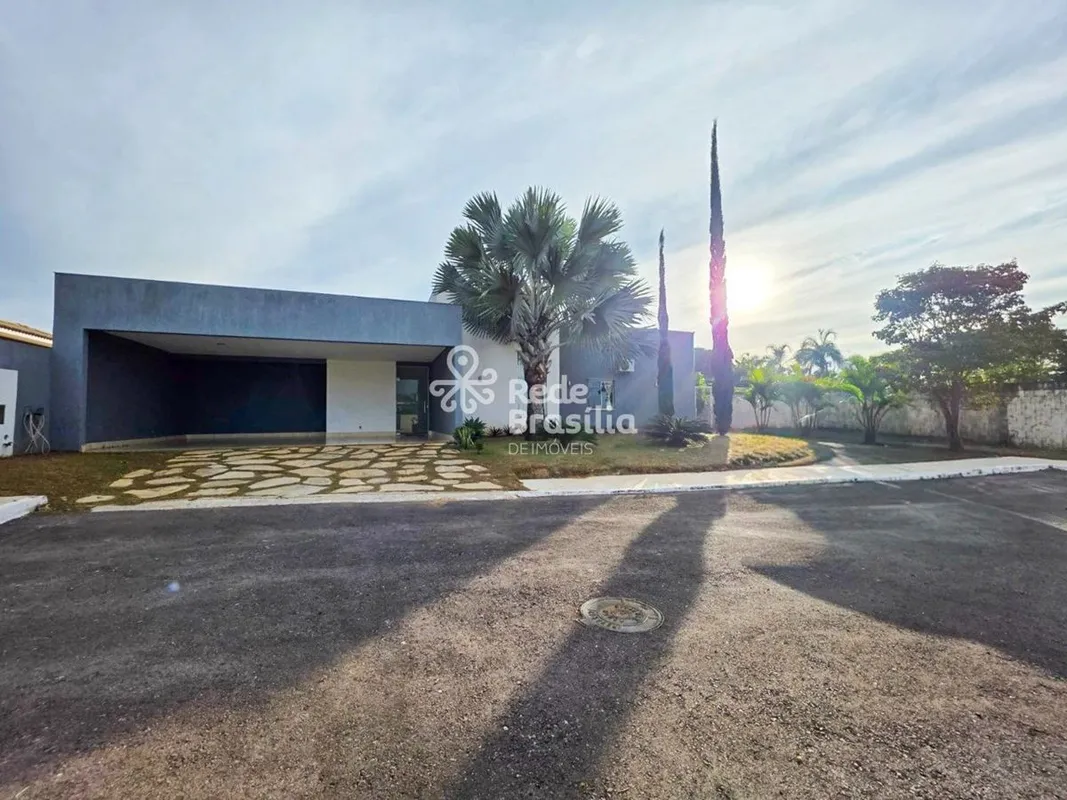 Excelente casa térrea com ambientes amplos, modernos e ótima área de lazer, recé...