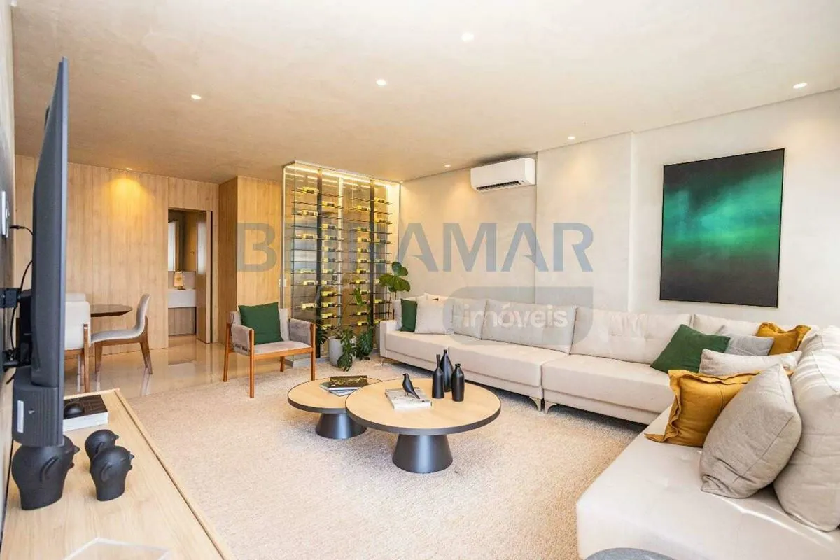 Apartamento alto padrão, 3 suítes + escritório, porteira fechada, 197 m², 4 vaga...