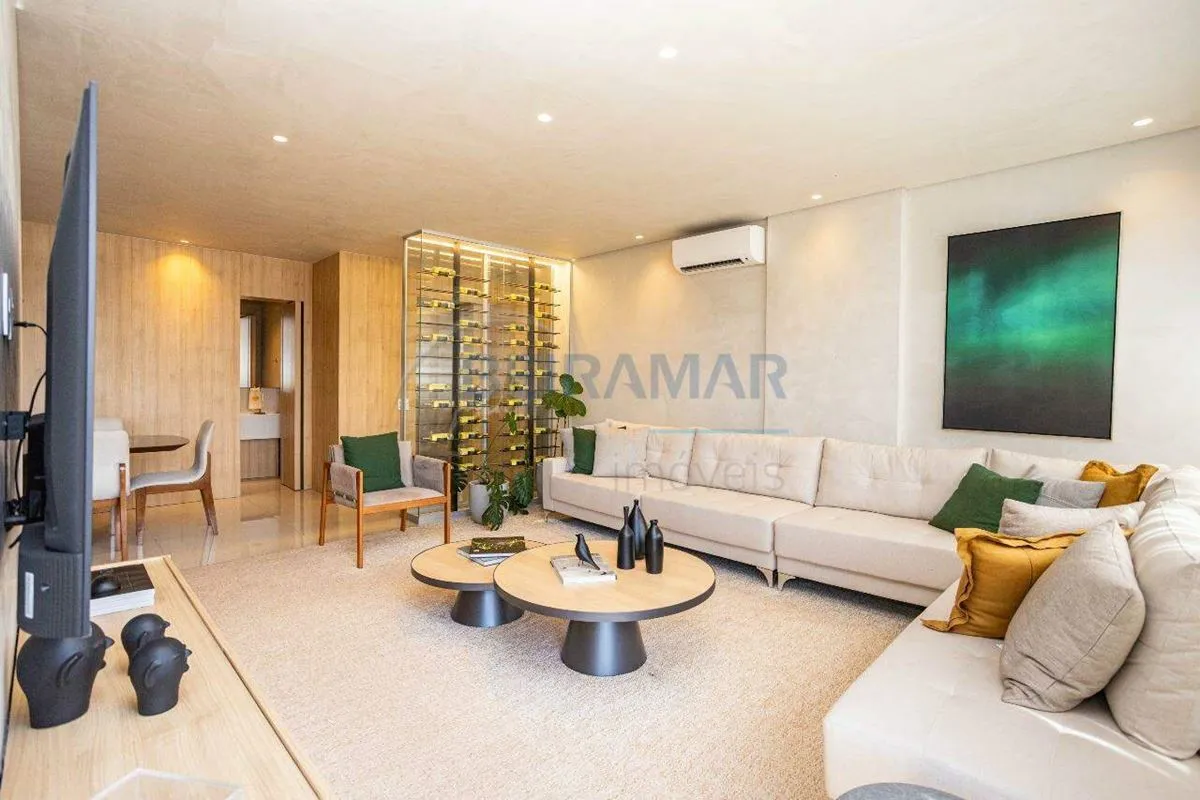 Apartamento alto padrão, 3 suítes + escritório, porteira fechada, 197 m², 4 vaga...
