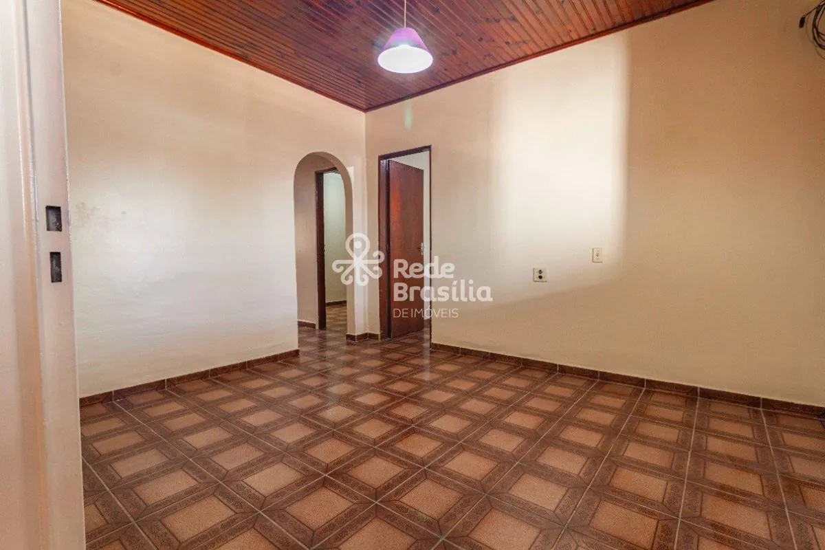 TH35214 - Qr 304 Samambaia, Casa 03 quartos, 110m². Agende sua visita! Imóvel co...