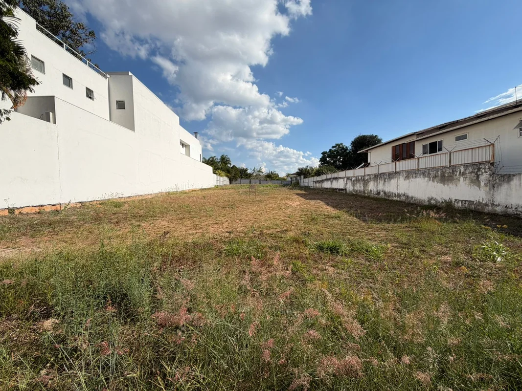 EXCLUSIVIDADE E SOFISTICAÇÃO NO LAGO SULApresentamos uma oportunidade rara na SH...