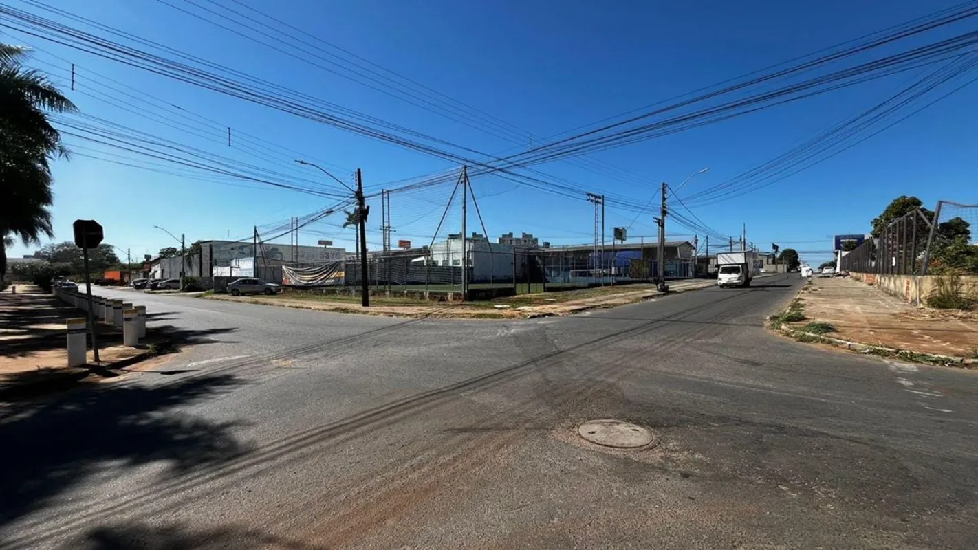 TERRENO A VENDA AVENIDA RIO VERDE -Lote 1 Quadra 30Lote 20 Quadra 30Frente 28,18...