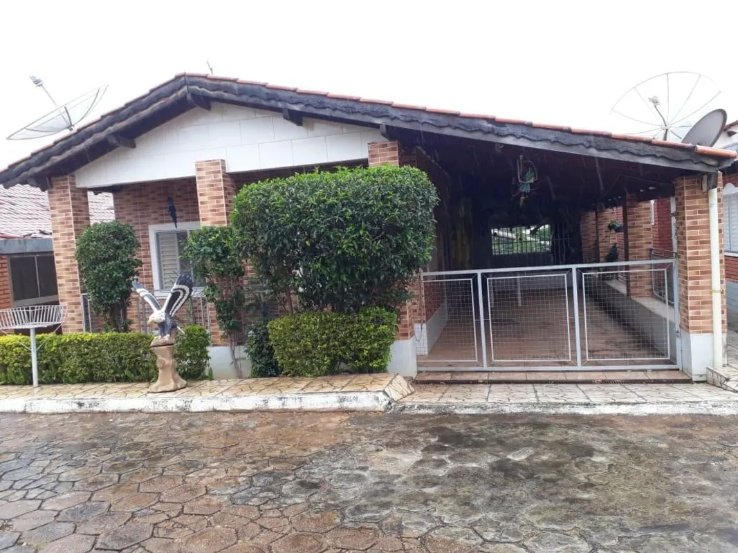Casa a venda no Condominio no Recanto das Araras, localizada em Caldas Novas- 17...