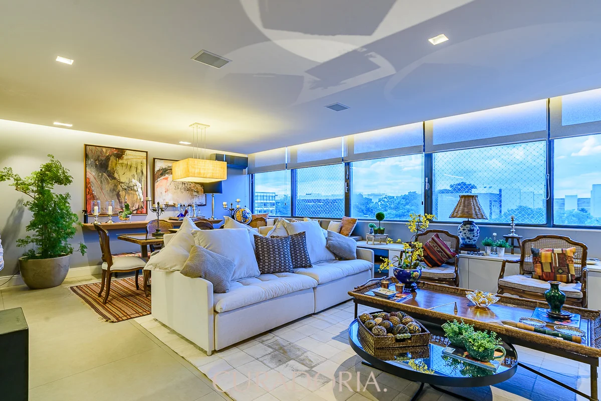 Elegante apartamento de 157m2, nascente, vazado, vista livre e andar alto, origi...