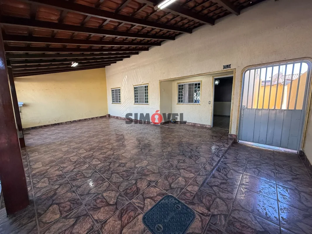 QSE 5, 300m², 3 qtos, próxima a Estação Taguatinga Sul e Hospital Santa Marta R$...