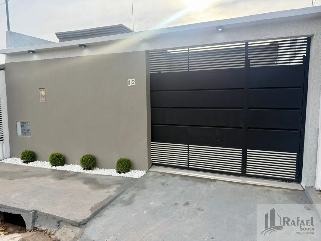 -Casa moderna e sofisticada à venda na 605 da Samambaia Sul!Imóvel com excelente...