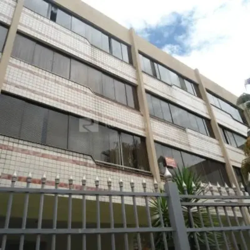 DOIS QUARTOS, SALA COM VARANDA FECHADA, COZINHA COM ARMÁRIOS, ÁREA DE SERVIÇO CO...
