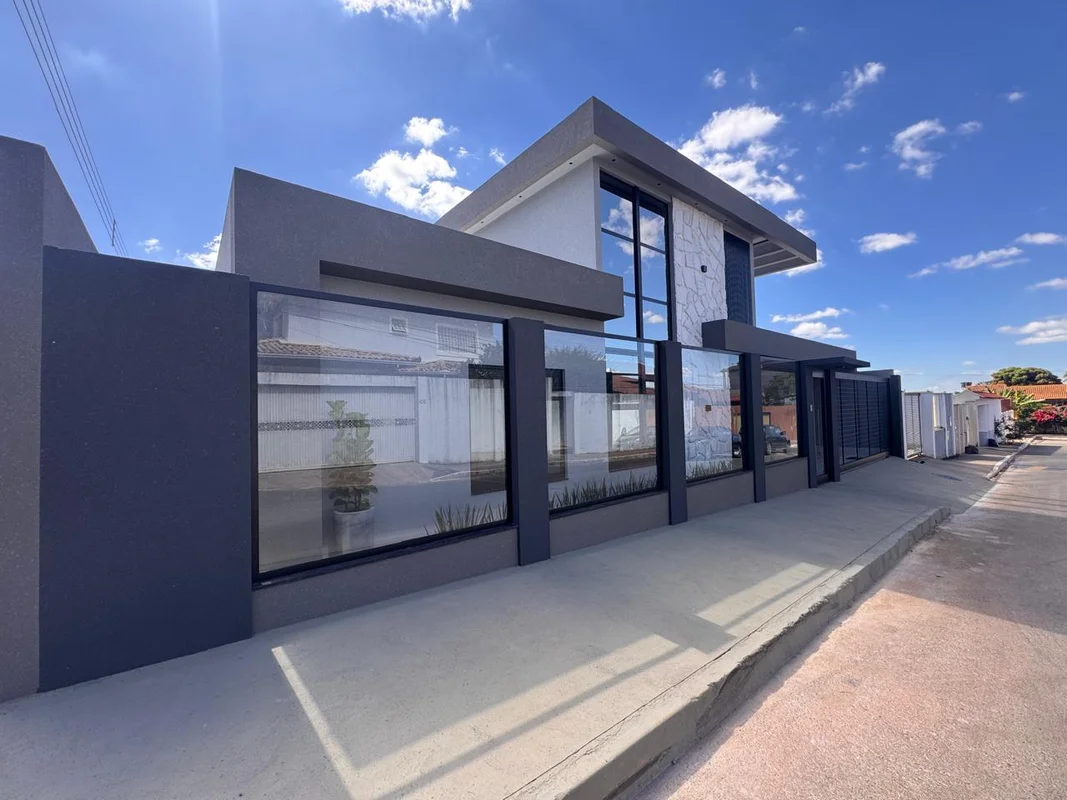  LINDA CASA MODERNA | RUA 5 – VICENTE PIRES ! R$ 1.290.000Uma casa que impressio...
