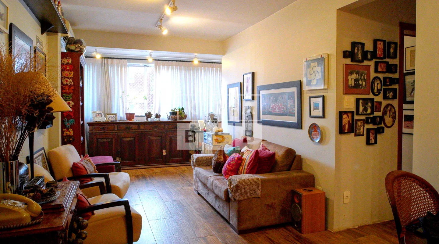 Na SQN 216, em uma das quadras mais queridas da Asa Norte, existe um apartamento...