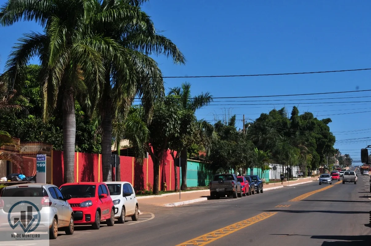 Excelente lote escriturado, condomínio fechado e tranquiloCom duas casas constru...