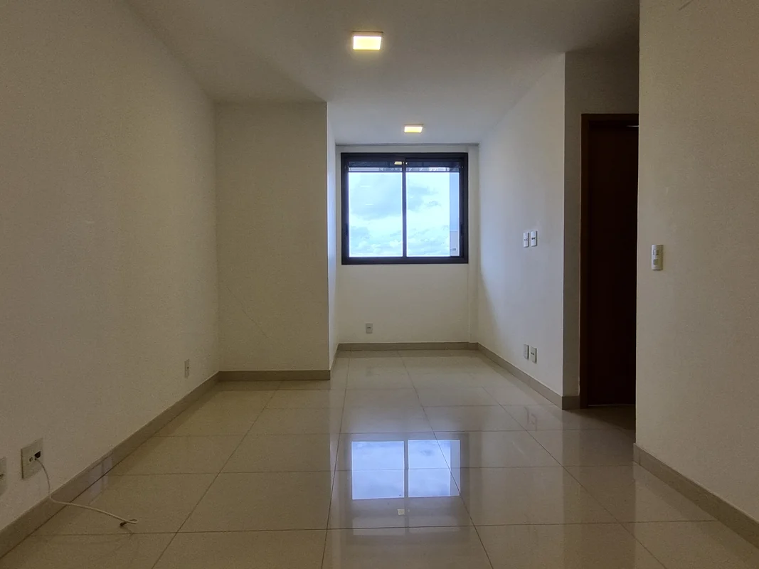 Alugue até sem fiador!Excelente apartamento na SQN 211 com ampla sala, cozinha c...