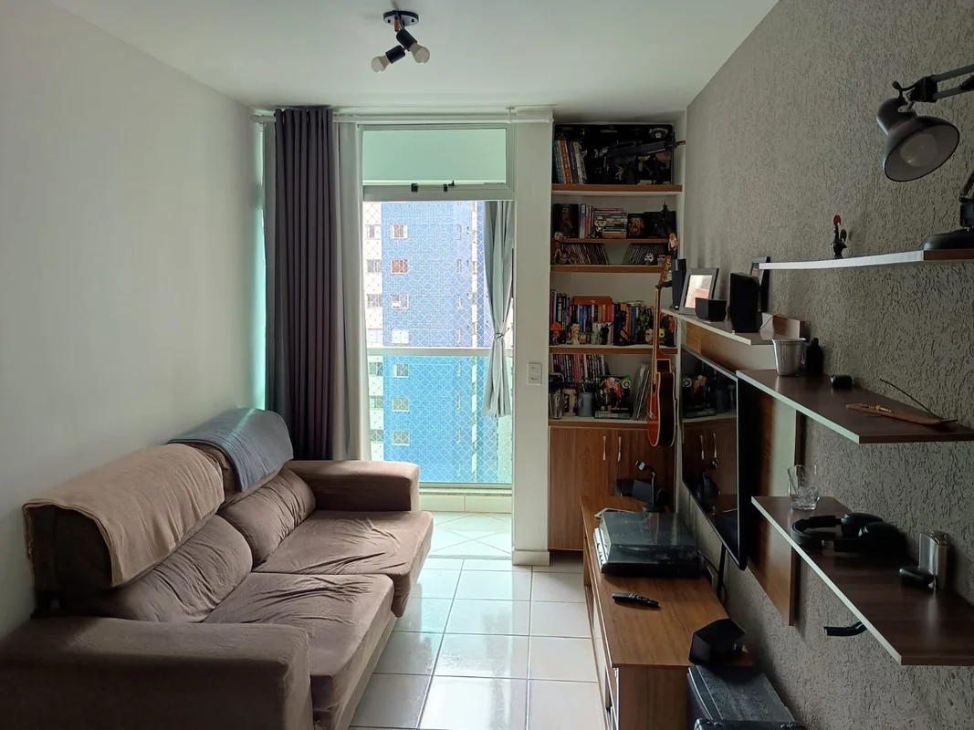 Descubra um apartamento aconchegante e bem localizado na Avenida das Castanheira...