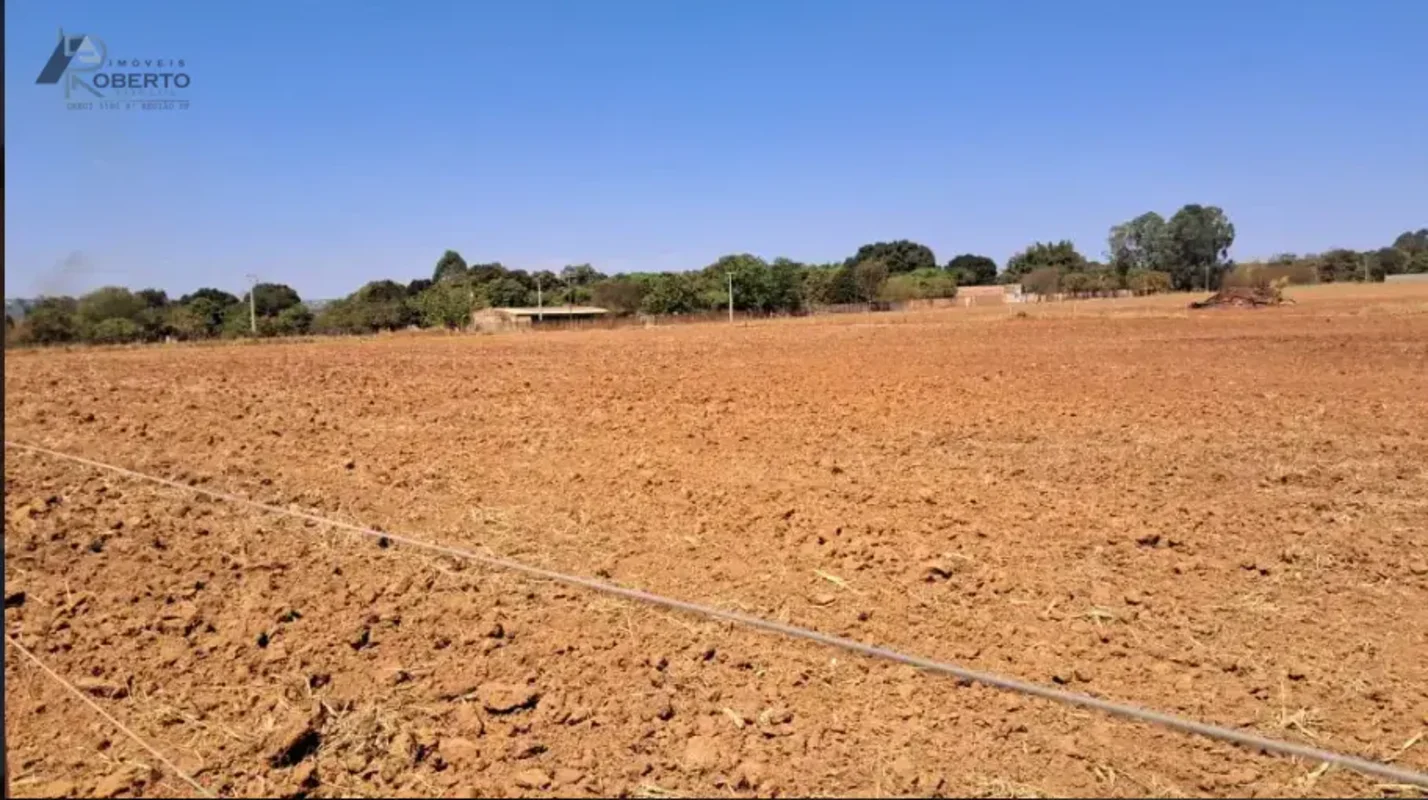 Vendo Excelente Terreno Novo Gama-GO com15.000m² !!! 550.000 !!!Novo Gama-GO, Pe...