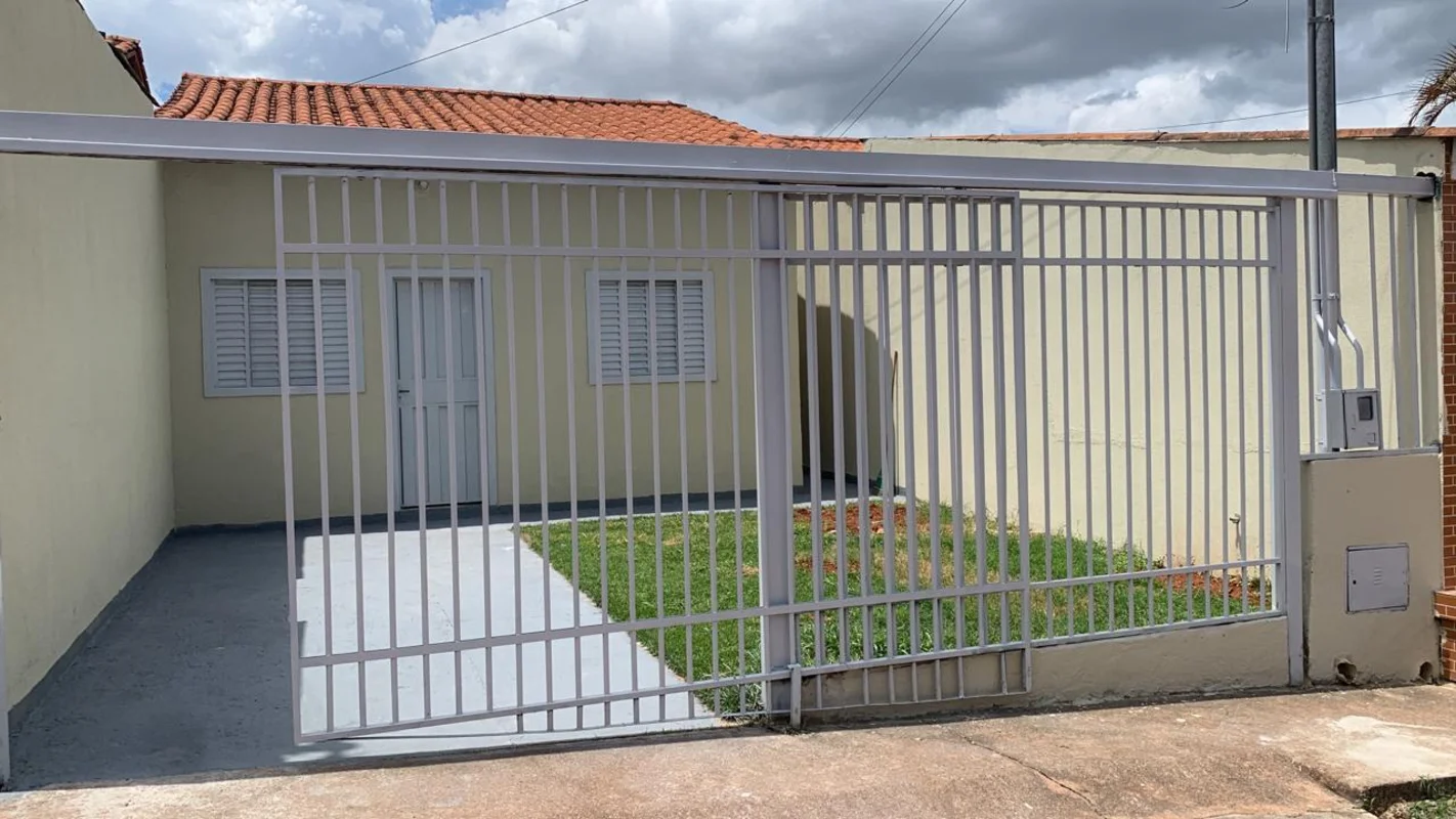 Descubra uma oportunidade única de morar em uma casa confortável e prática, loca...