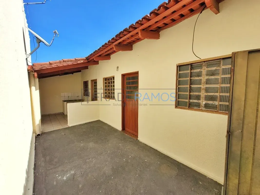 Excelente casa em condomínio fechado disponível para locação no Jardim América! ...
