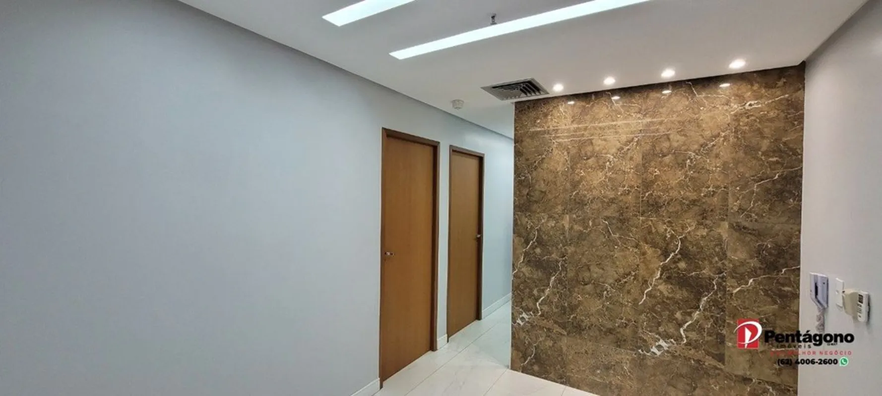 Sala comercial com acabamento completo, pronta para uso, dividida em 04 ambiente...