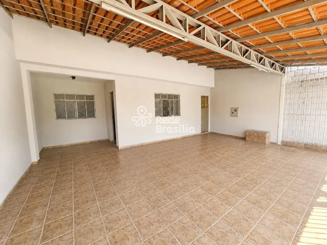 Casa à venda na QNO 06 Ceilândia Norte Excelente Localização!- Casa principal co...