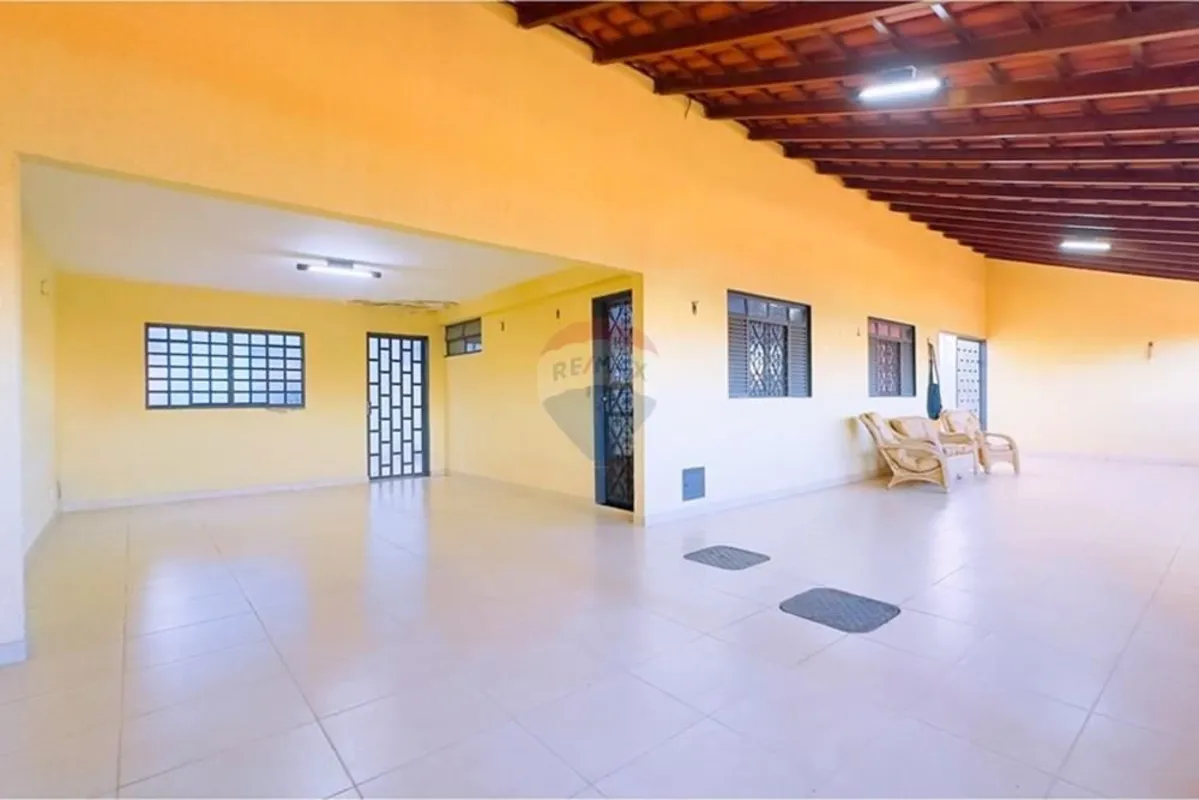 Casa Térrea Contemporânea à Venda no Setor Sul do Gama Quadra 10 Conjunto J Lote...