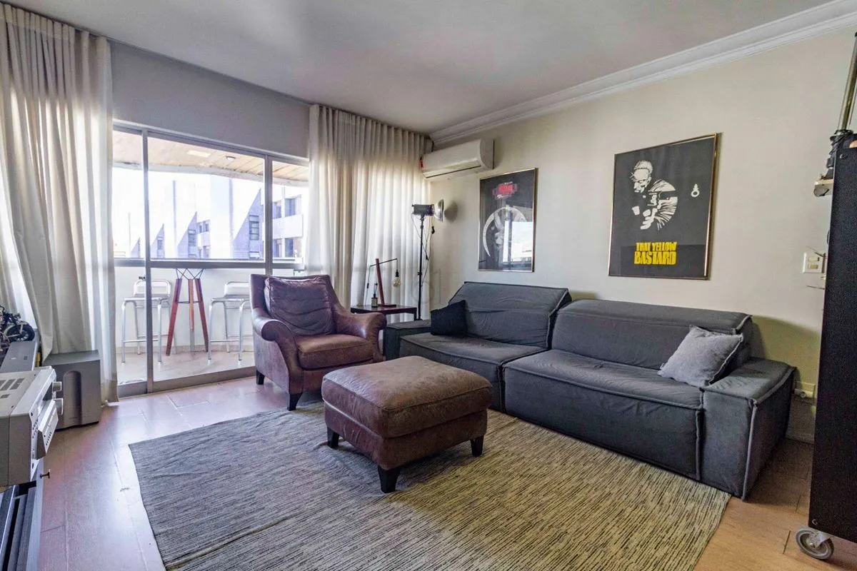 Imagine viver em um apartamento aconchegante, com uma sala ampla em "L", super v...